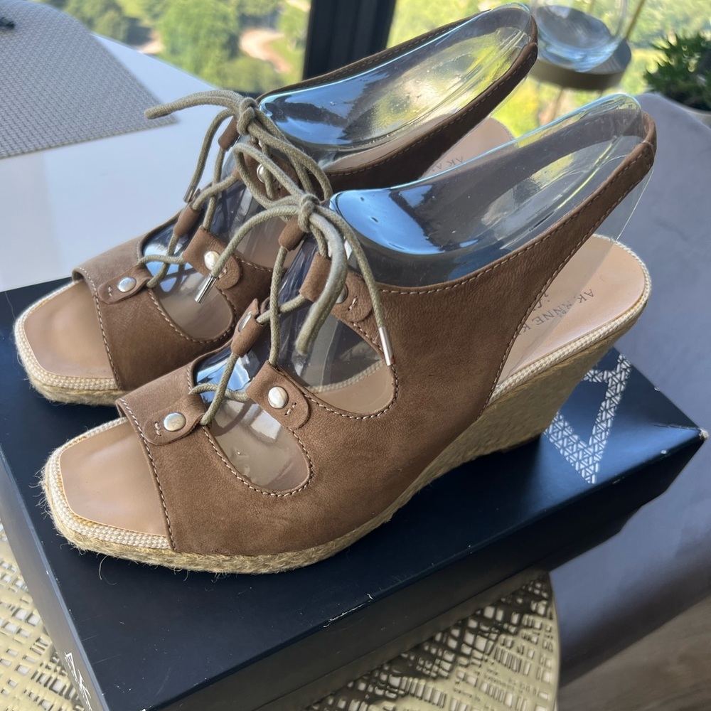 NWT Anne Klein "Akorria" summer sandal wedges size 8.5
